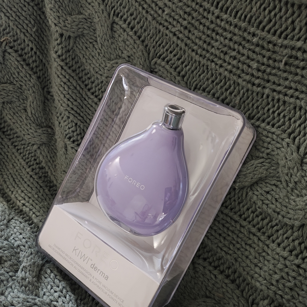 FOREO Purple Skincare Tool